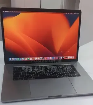 New Laptop Apple MacBook Pro 2017 16GB Intel Core i7 SSD 512GB