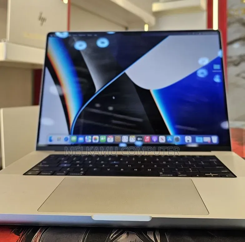 New Laptop Apple MacBook Pro 2021 M1 16GB Apple M1 SSD 512GB