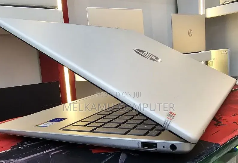 New Laptop HP Stream Notebook 16GB Intel Core i7 SSD 1T