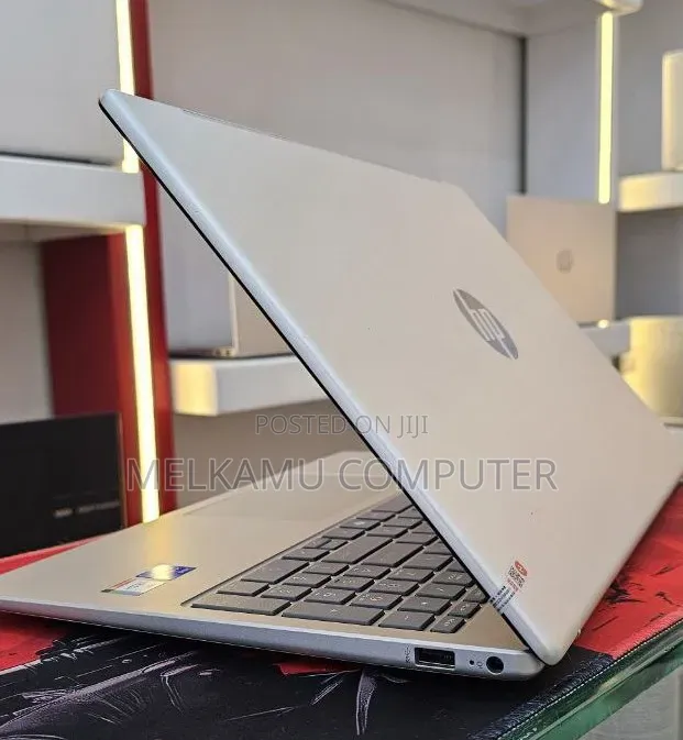 New Laptop HP Stream Notebook 16GB Intel Core i7 SSD 1T