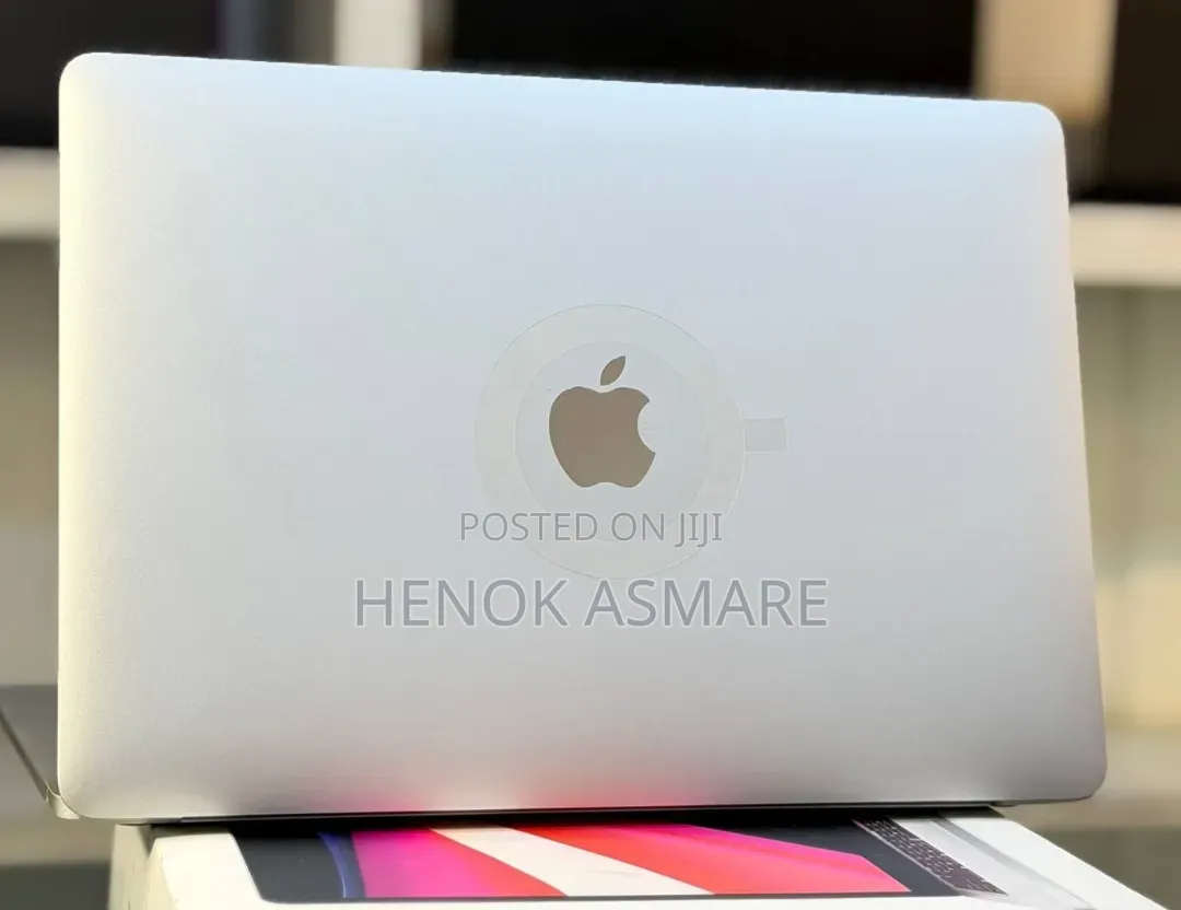 New Laptop Apple MacBook Pro 2020 M1 8GB Apple M1 SSD 512GB