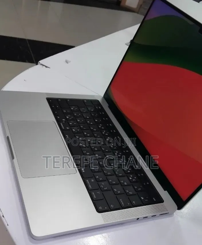 New Laptop Apple MacBook Pro 2024 M4 16GB Apple M4 Pro SSD 512GB