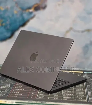 New Laptop Apple MacBook Pro 2024 M4 Pro 16GB Apple M4 SSD 512GB