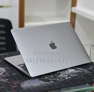 New Laptop Apple MacBook Pro 2022 M2 16GB Apple M2 SSD 512GB