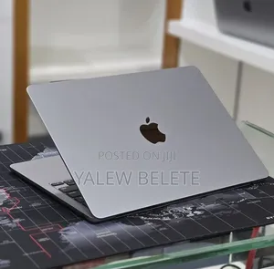 New Laptop Apple MacBook Air 2022 M2 16GB Apple M2 SSD 256GB