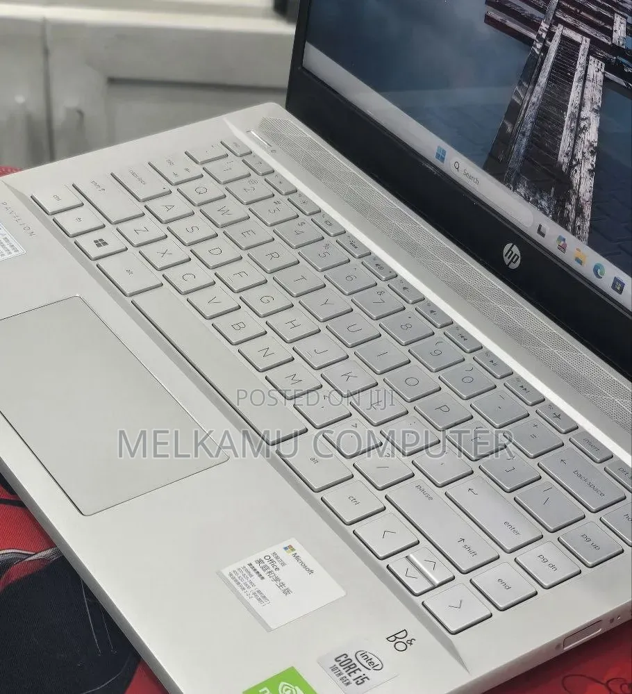 New Laptop HP Pavilion 14 8GB Intel Core i5 SSD 512GB