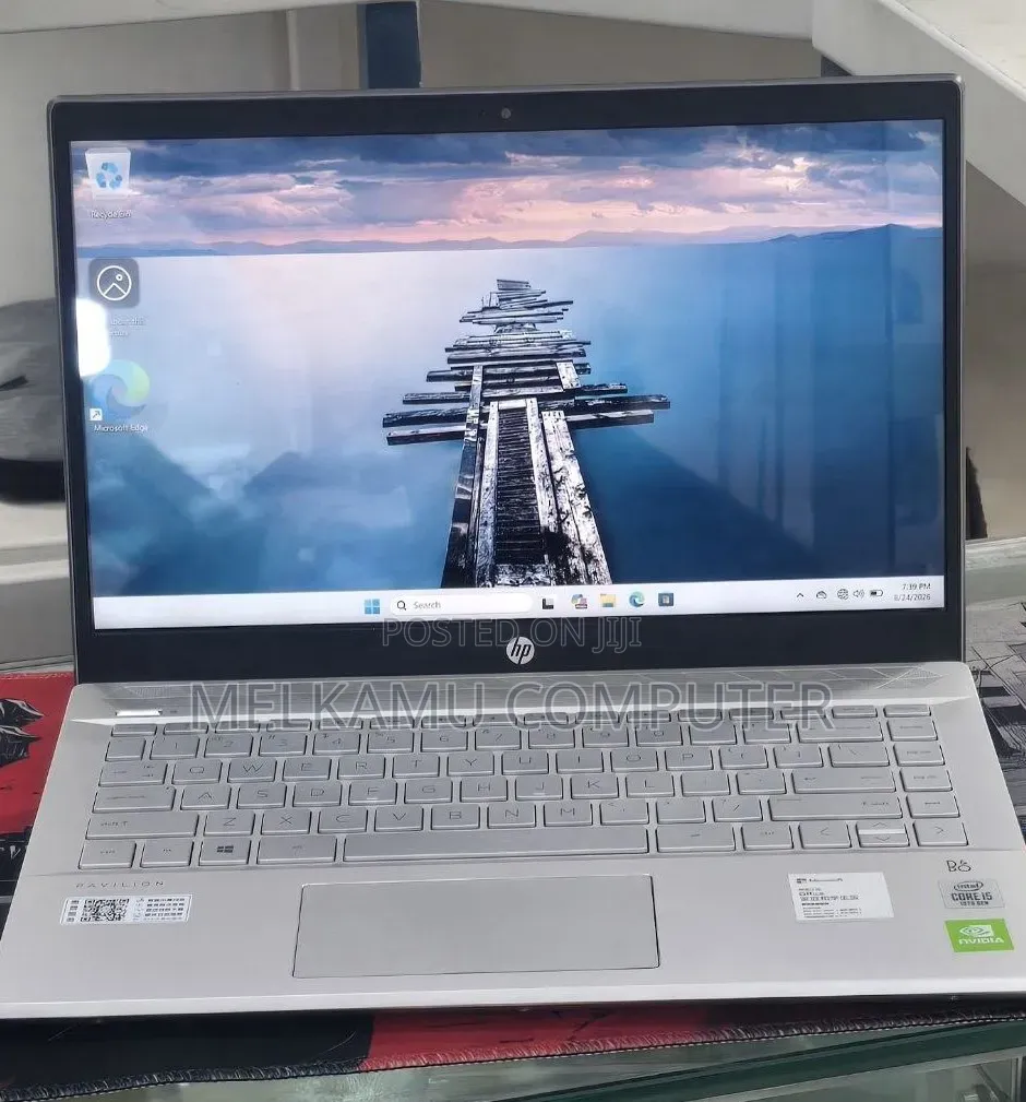 New Laptop HP Pavilion 14 8GB Intel Core i5 SSD 512GB