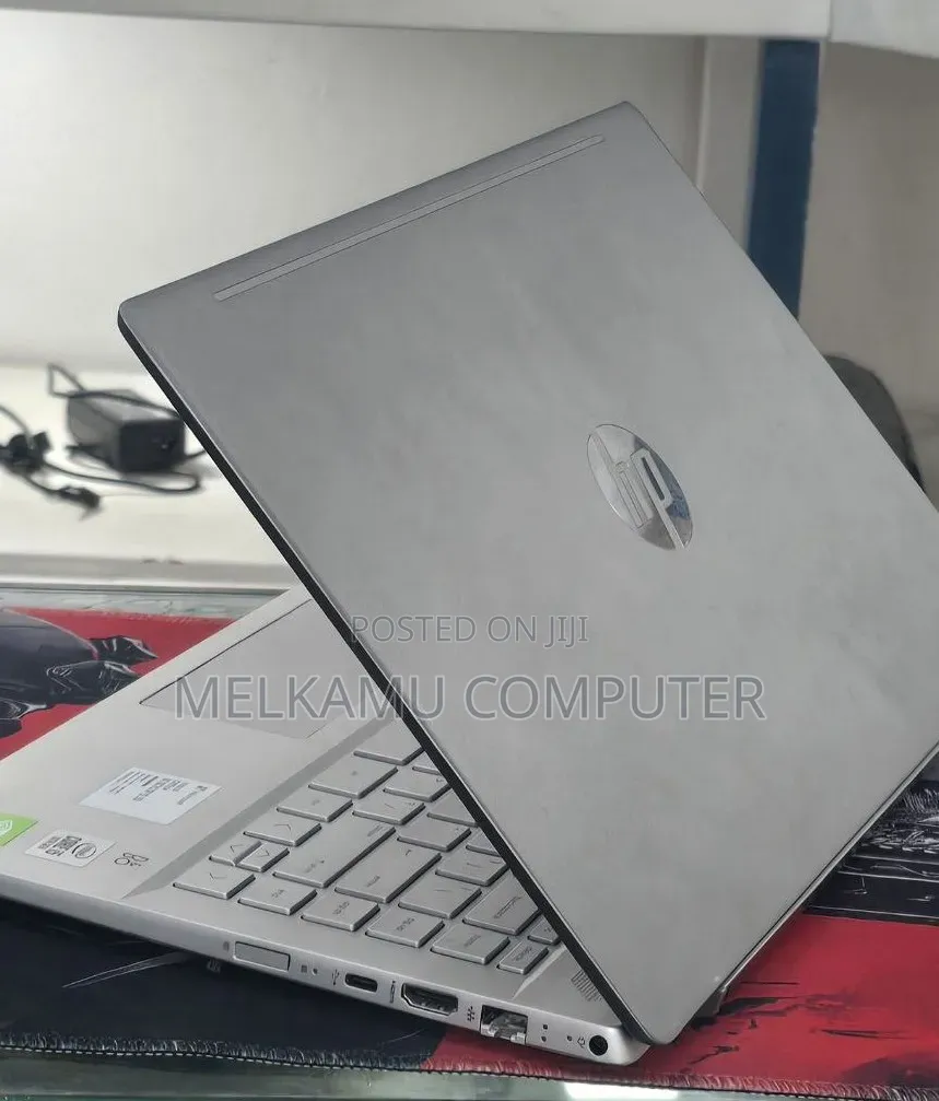 New Laptop HP Pavilion 14 8GB Intel Core i5 SSD 512GB