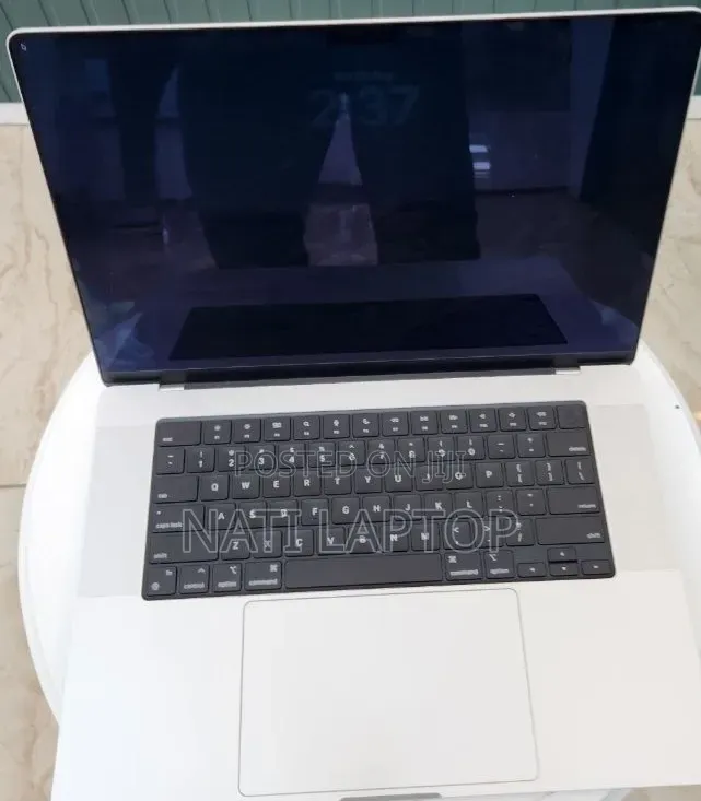 New Laptop Apple MacBook Pro 2021 M1 16GB Apple M1 Pro SSD 1T