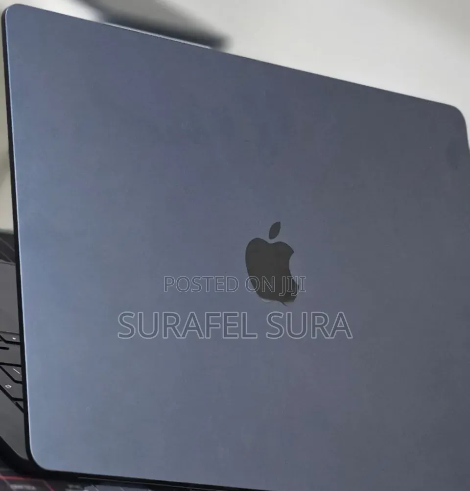 New Laptop Apple MacBook Air 2025 M4 16GB Apple M4 SSD 256GB