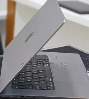 New Laptop Apple MacBook Pro 2023 M2 16GB Apple M2 SSD 512GB