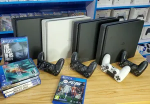 PS4 Slim Jailbreak + 5 Games
‎Europe Used