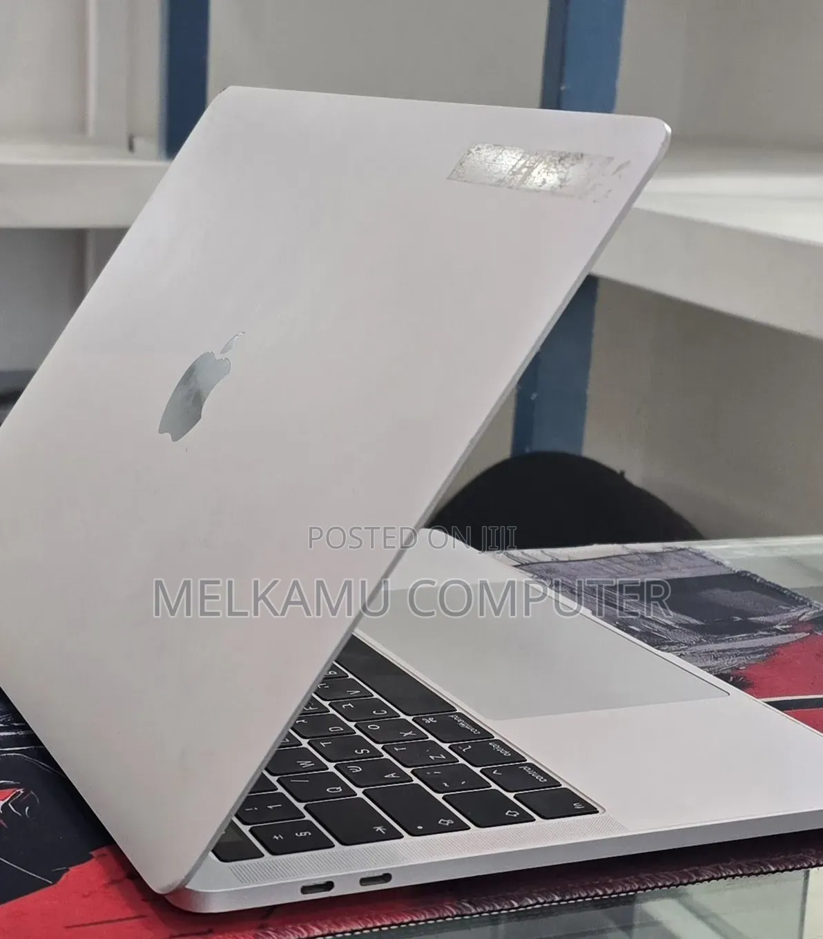 New Laptop Apple MacBook Pro 2018 16GB Intel Core i5 SSD 256GB