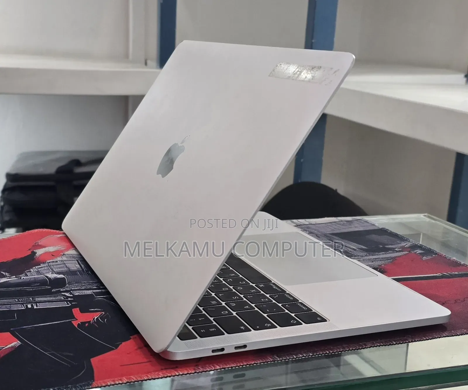 New Laptop Apple MacBook Pro 2018 16GB Intel Core i5 SSD 256GB