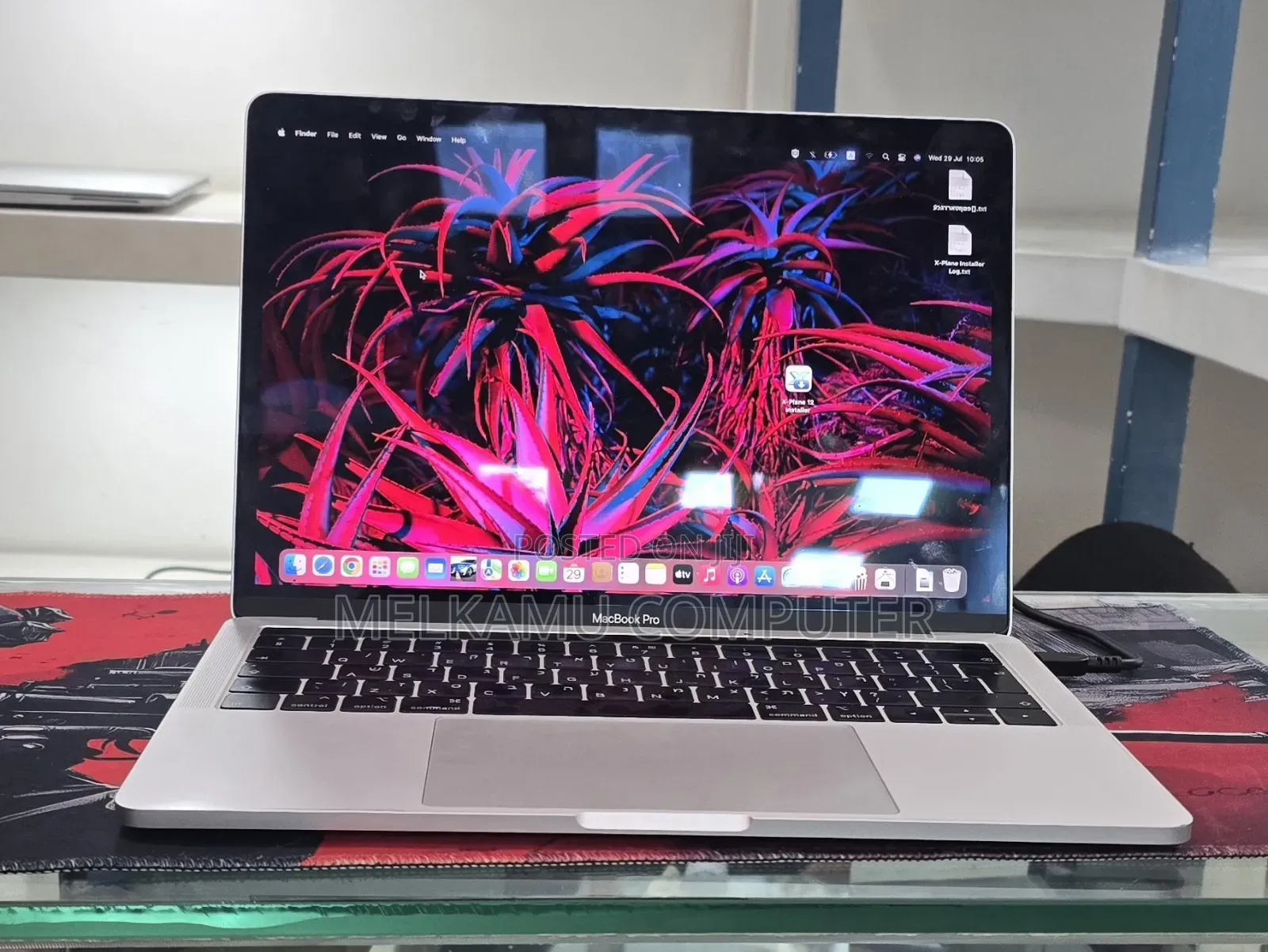 New Laptop Apple MacBook Pro 2018 16GB Intel Core i5 SSD 256GB
