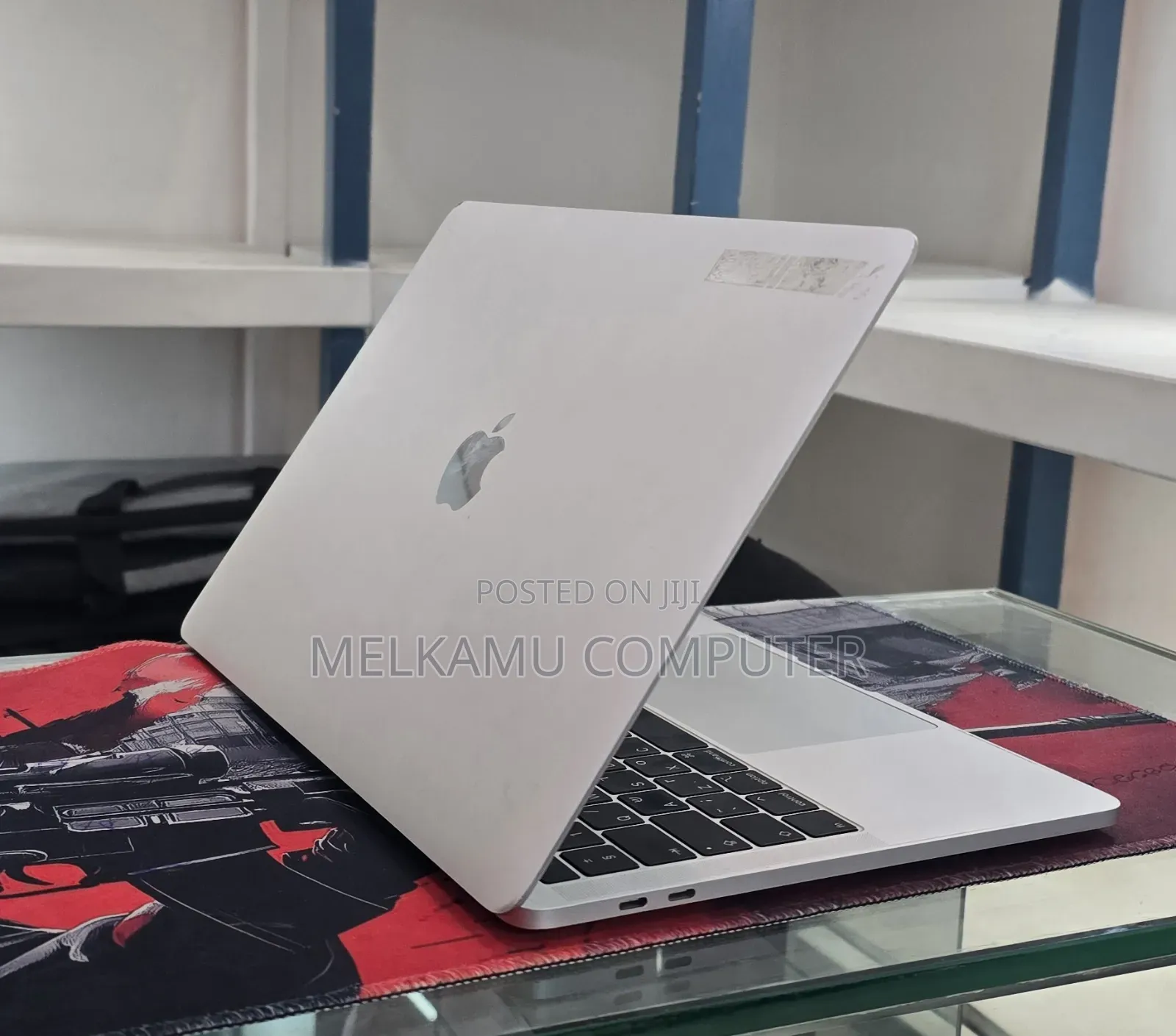 New Laptop Apple MacBook Pro 2018 16GB Intel Core i5 SSD 256GB