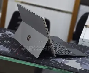 New Laptop Microsoft Surface 16GB Intel Core i7 SSD 256GB