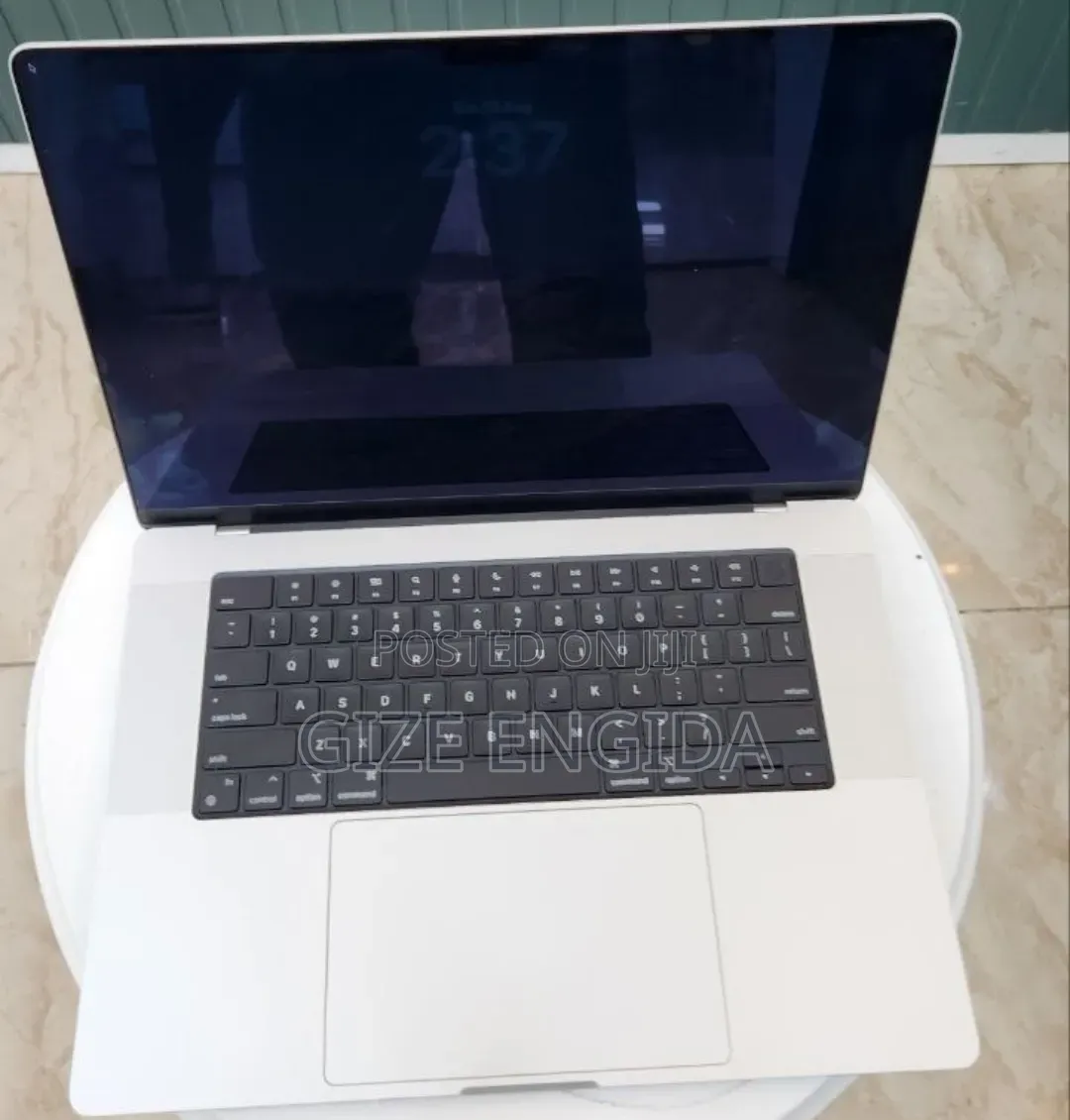 New Laptop Apple MacBook Pro 2021 M1 16GB Apple M1 SSD 1T
