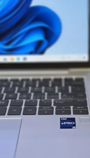 New Laptop HP EliteBook 830 16GB Intel Core i7 SSD 512GB