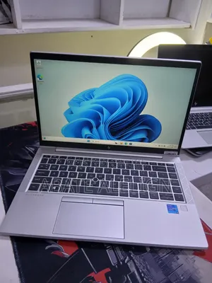 New Laptop HP EliteBook 840 G8 16GB Intel Core i5 SSD 512GB