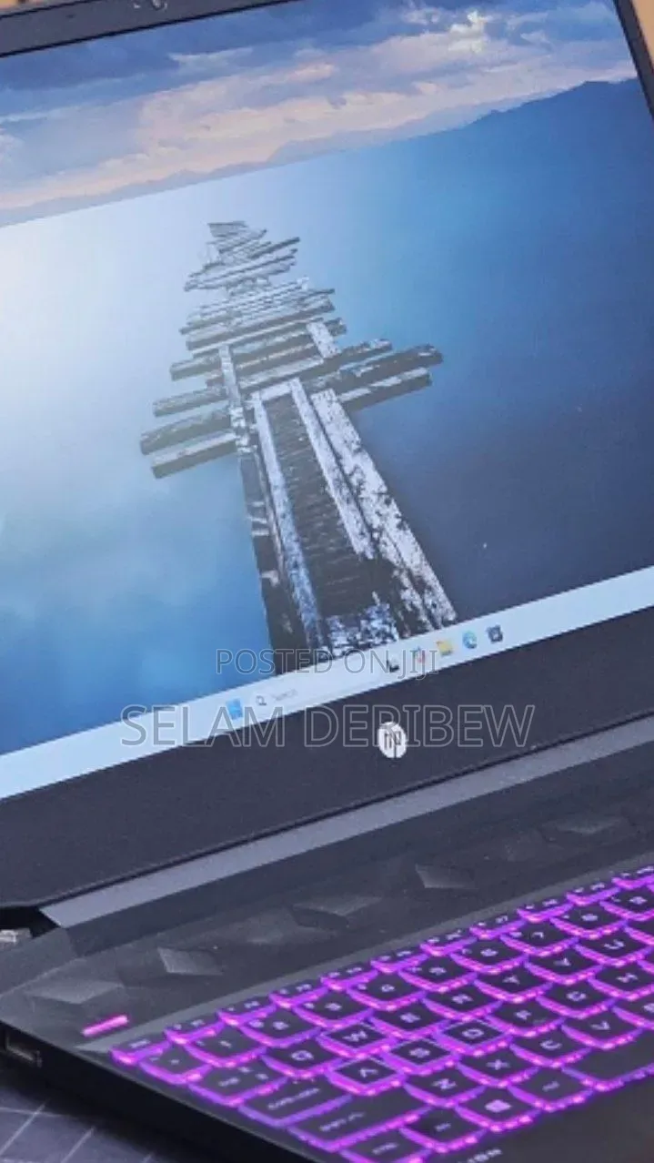New Laptop HP Pavilion 13 8GB AMD Ryzen 5 SSD 512GB