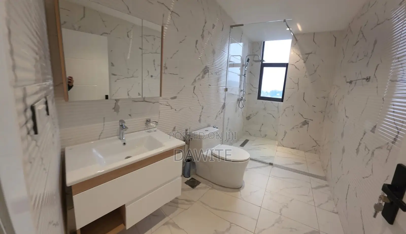 Furnished 4bdrm Apartment in የግል, Bole for sale