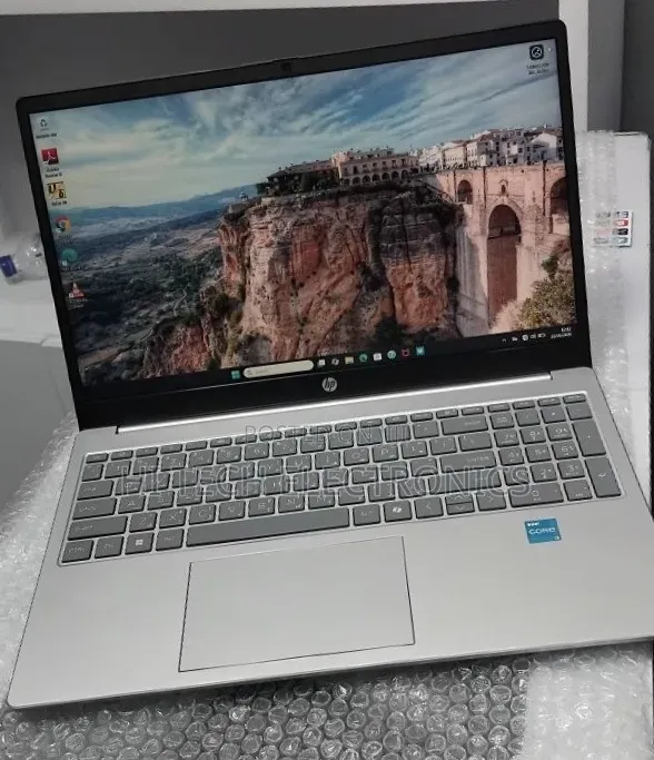 New Laptop HP 15 8GB Intel Core i3 SSD 256GB