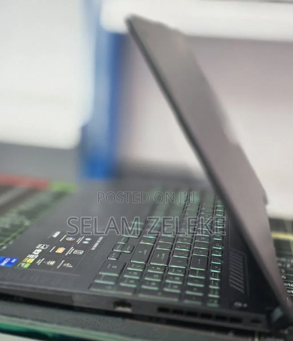 New Laptop Asus 16GB Intel Core i7 SSD 1T