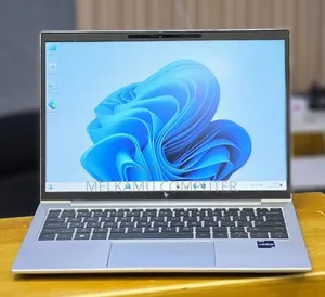 New Laptop HP Elitebook 830 G11 16GB Intel Core i7 SSD 512GB
