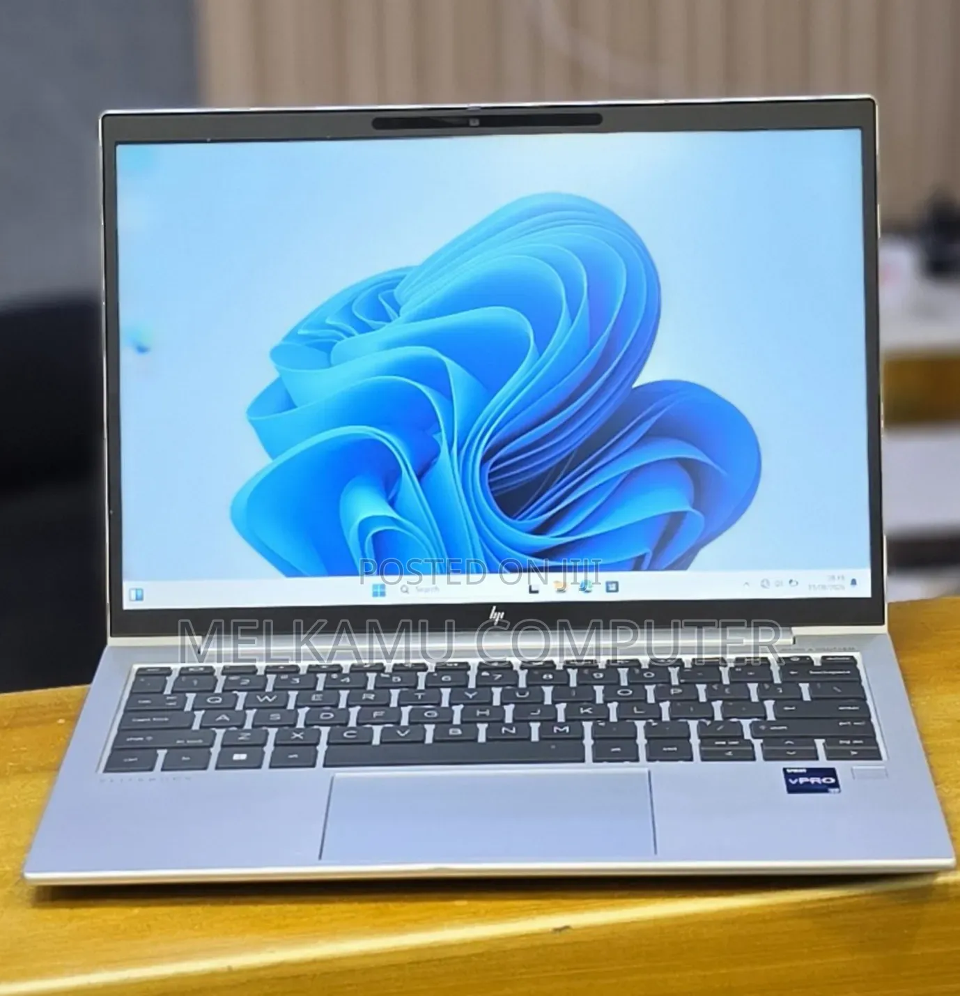 New Laptop HP Elitebook 830 G11 16GB Intel Core i7 SSD 512GB