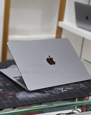 New Laptop Apple MacBook Air 2022 M2 16GB Apple M2 SSD 256GB