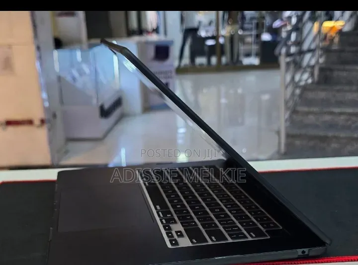 New Laptop Apple MacBook Air 2026 M5 16GB Apple M5 SSD 512GB