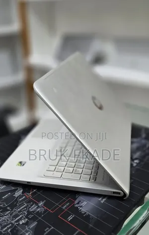 New Laptop HP Envy 15 12GB Intel Core i5 SSD 128GB