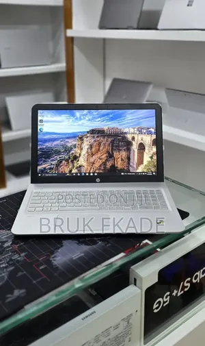 New Laptop HP Envy 15 12GB Intel Core i5 SSD 128GB