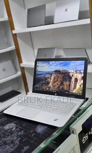 New Laptop HP Envy 15 12GB Intel Core i5 SSD 128GB