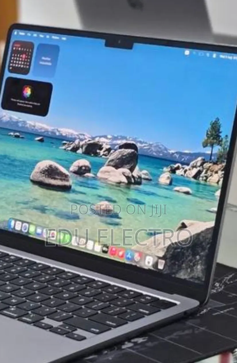 New Laptop Apple MacBook Pro 2022 M2 16GB Apple M2 SSD 512GB