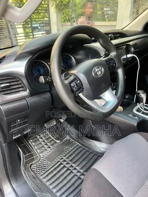 Toyota Hilux 2017 Gray