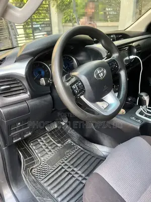Toyota Hilux 2017 Gray