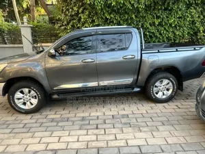 Toyota Hilux 2017 Gray