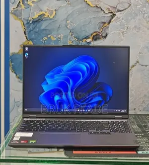 New Laptop Lenovo Legion 5 16GB AMD Ryzen 7 SSD 512GB