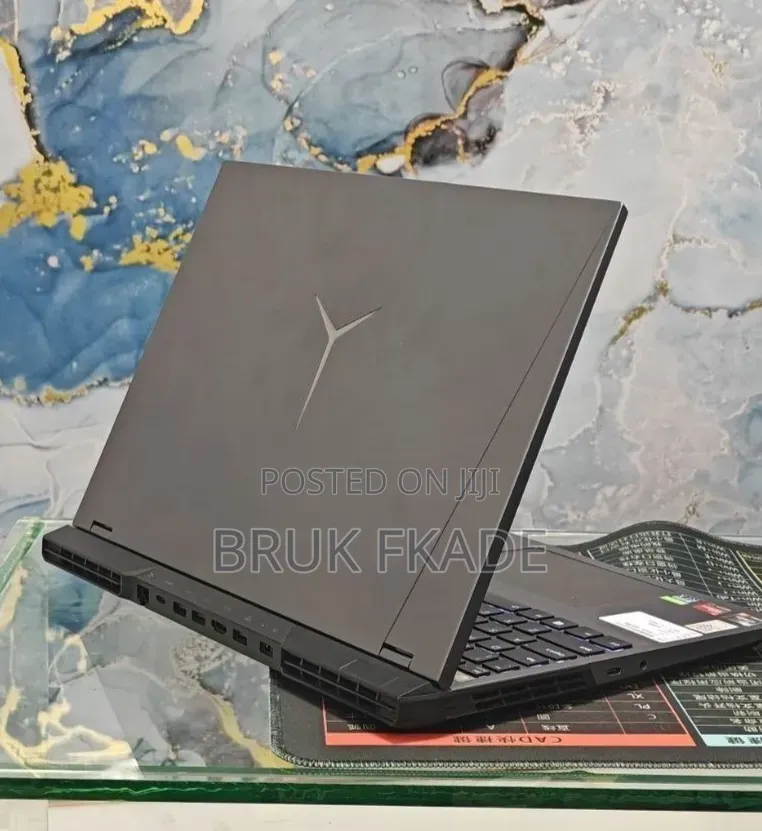 New Laptop Lenovo Legion 5 16GB AMD Ryzen 7 SSD 512GB