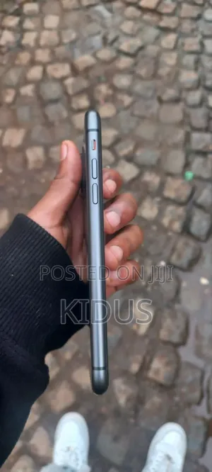 Apple iPhone 11 64 GB Black