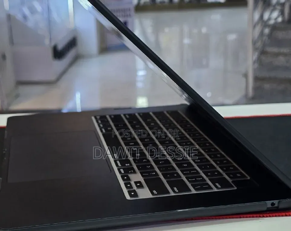 New Laptop Apple MacBook Air 2026 M5 16GB Apple M5 SSD 512GB