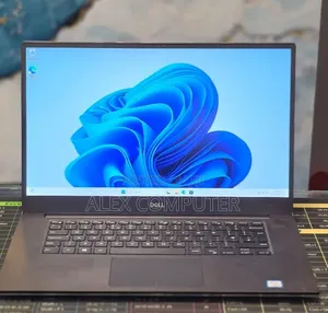New Laptop Dell XPS 15 16GB Intel Core i5 SSD 512GB