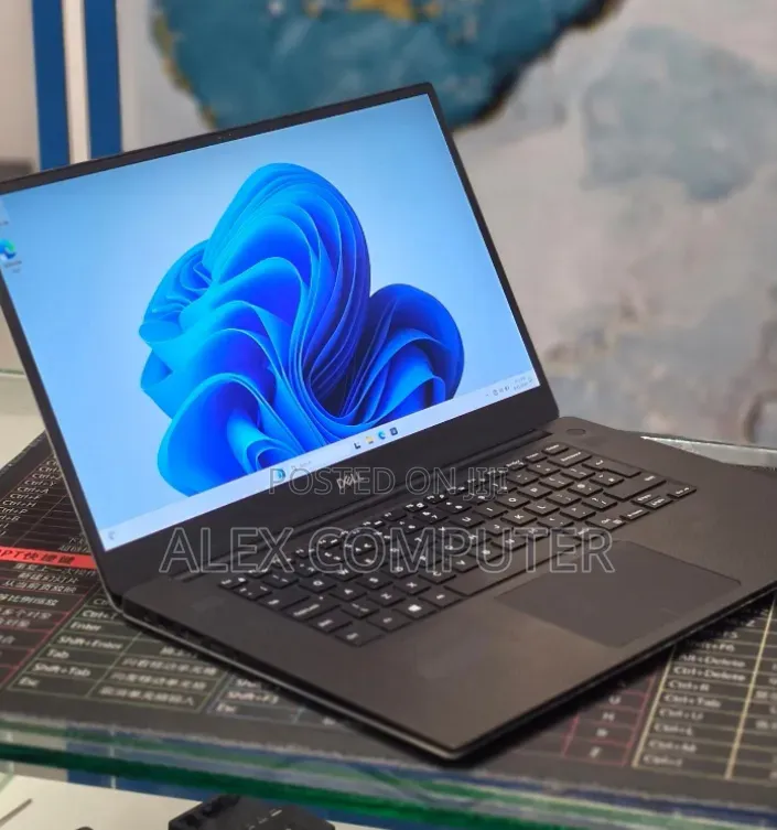 New Laptop Dell XPS 15 16GB Intel Core i5 SSD 512GB