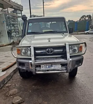 Toyota Land Cruiser 2016