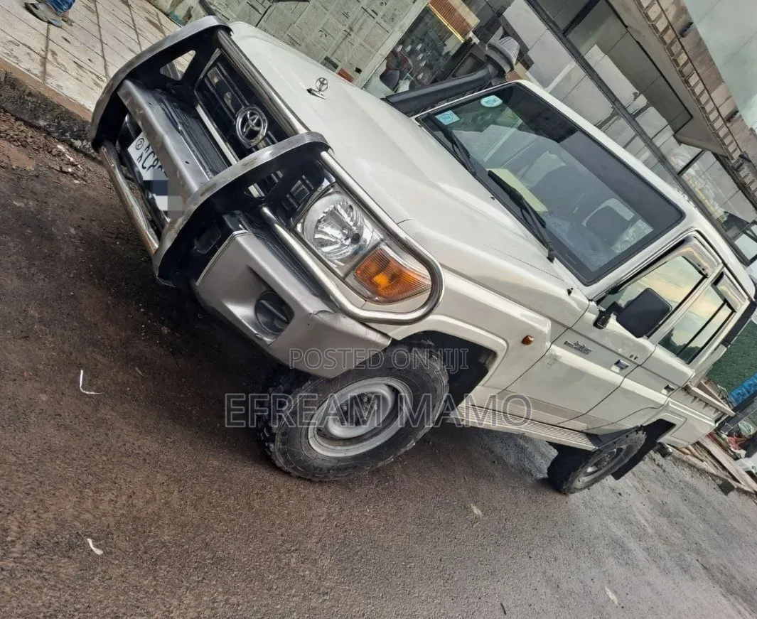 Toyota Land Cruiser 2016