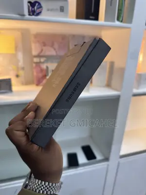 New Samsung Galaxy Z Flip8 512 GB Rose Gold