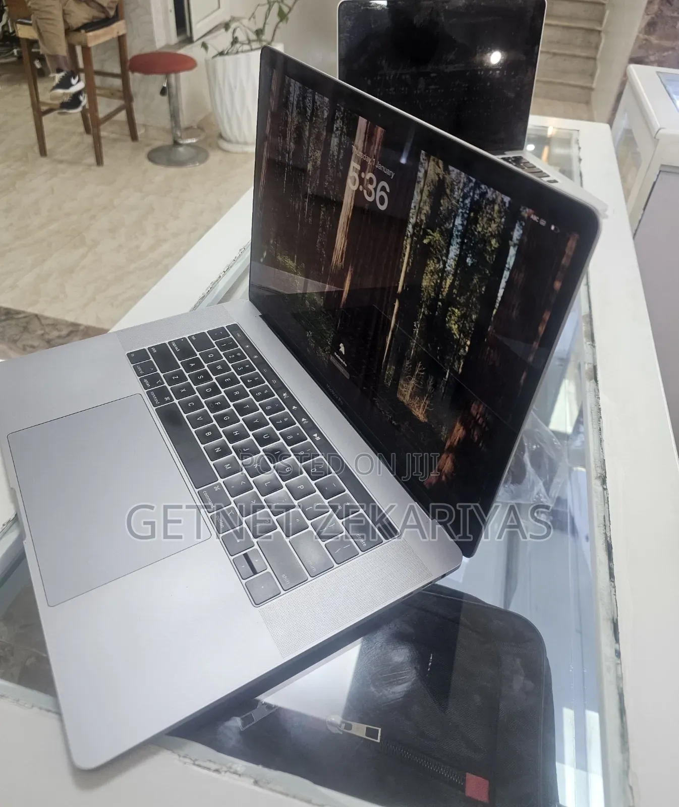 New Laptop Apple MacBook Pro 2018 16GB Intel Core i7 SSD 512GB