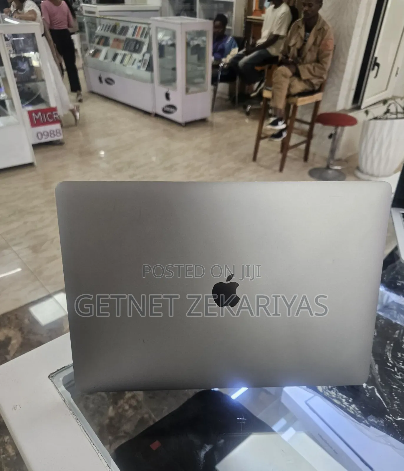 New Laptop Apple MacBook Pro 2018 16GB Intel Core i7 SSD 512GB
